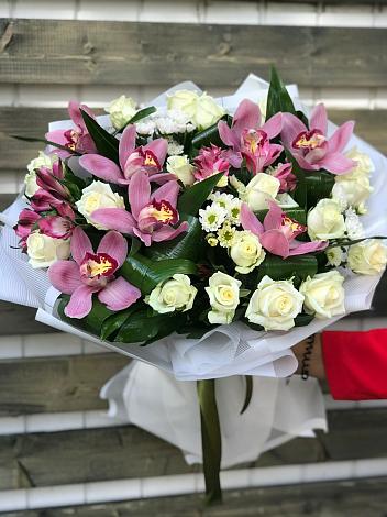 Букет цветов из: Розы и Хризантемы в Фатеже