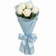 Букет 5 Белых роз Проуд в Фатеже