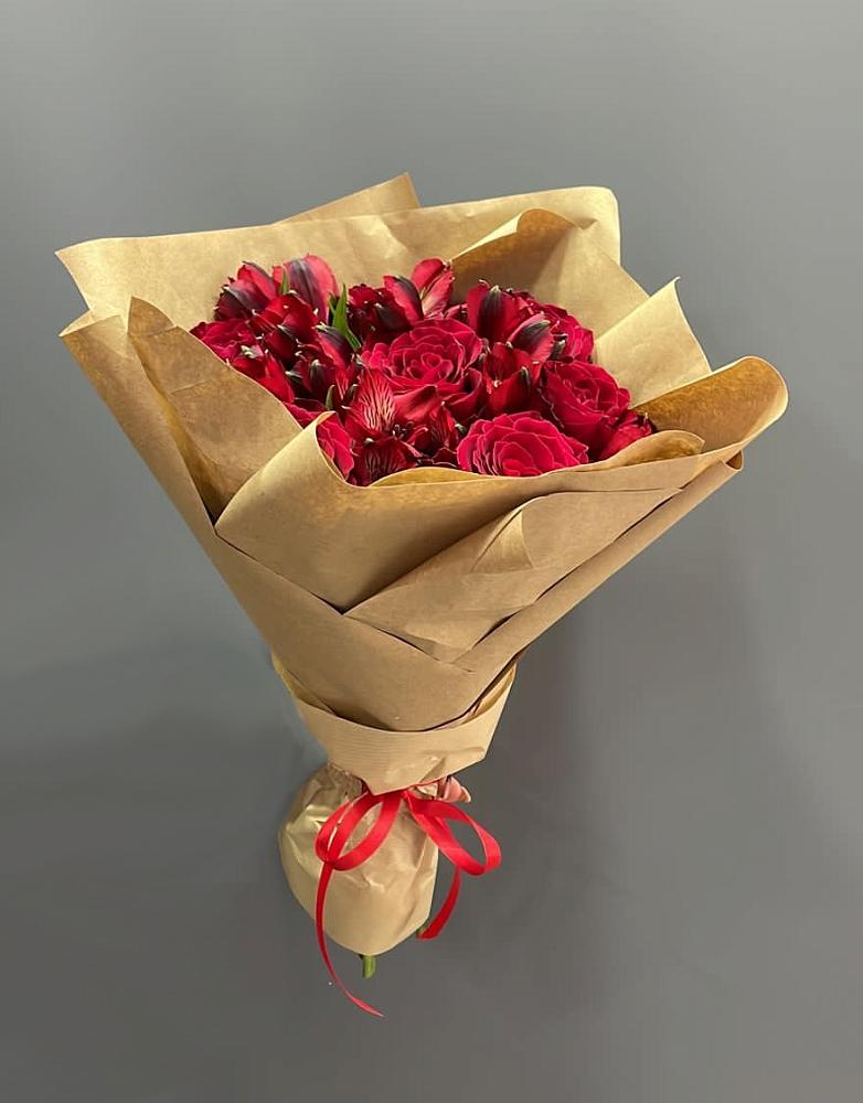 Букет цветов из: Альстромерии и Розы в Фатеже