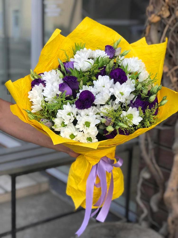 Букет цветов из: Ирисы, Хризантемы и Ромашки в Фатеже