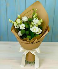 Букет цветов из:  Хризантемы и Лизиантусы в Фатеже