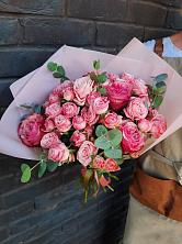 Букет розы в пальмах в Фатеже Букет цветов из: Розы в Фатеже