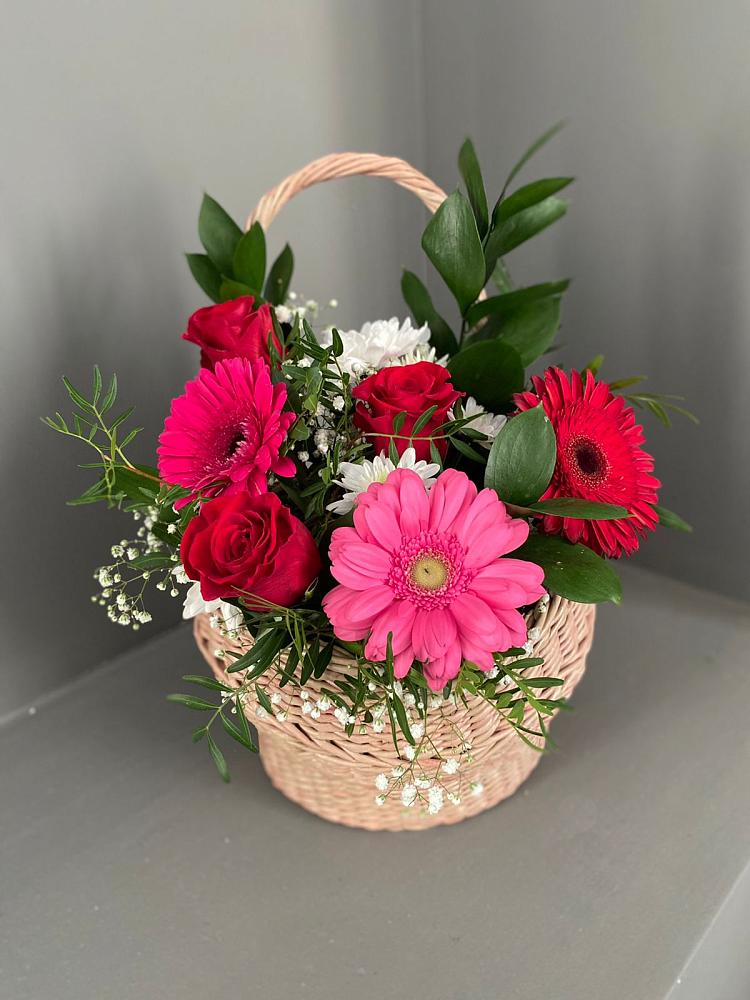 Цветочная композиция из Розы, Хризантемы и Герберы в корзине в Фатеже