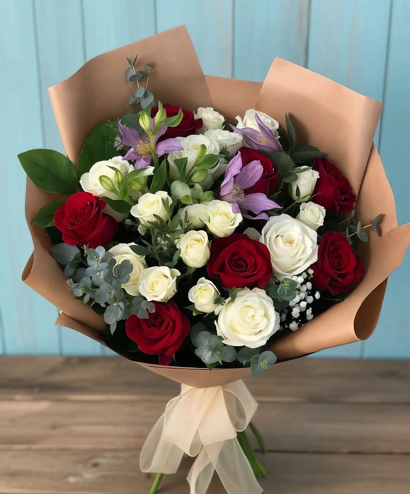 Букет цветов из: Розы и Альстромерии в Фатеже