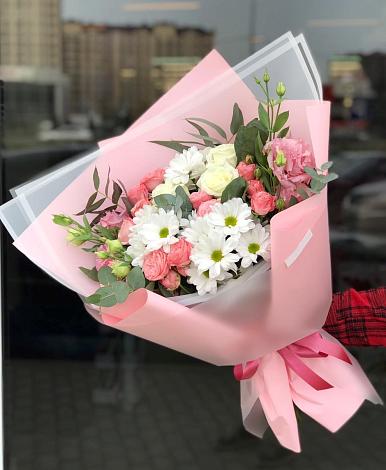 Букет цветов из: Розы, Лизиантусы и Хризантемы в Фатеже